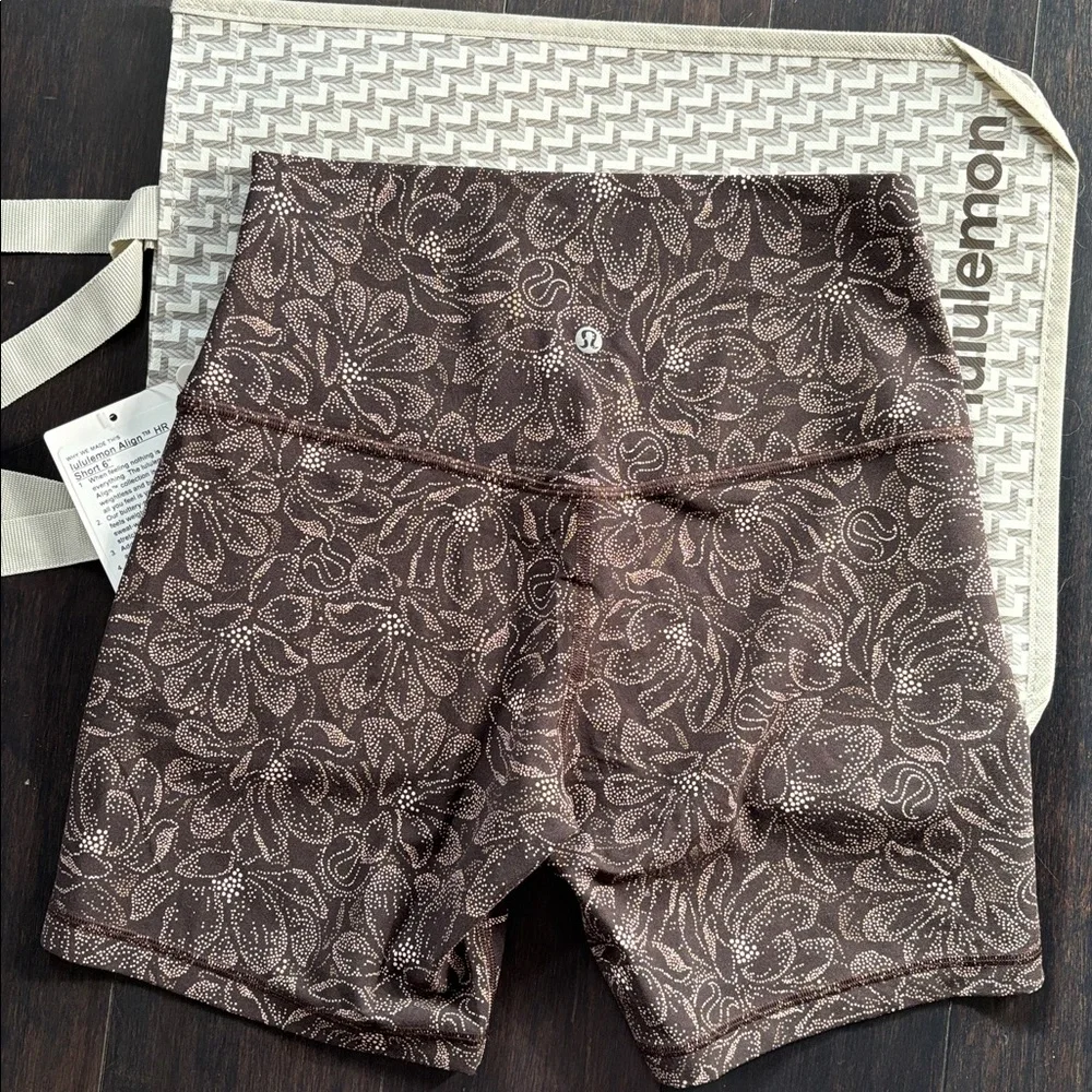 LULULEMON ALIGN HR SHORTS 6” in DOTTED MAGNOLIA PINK MULTI SZ 4, 8 NWT - Picture 3 of 10
